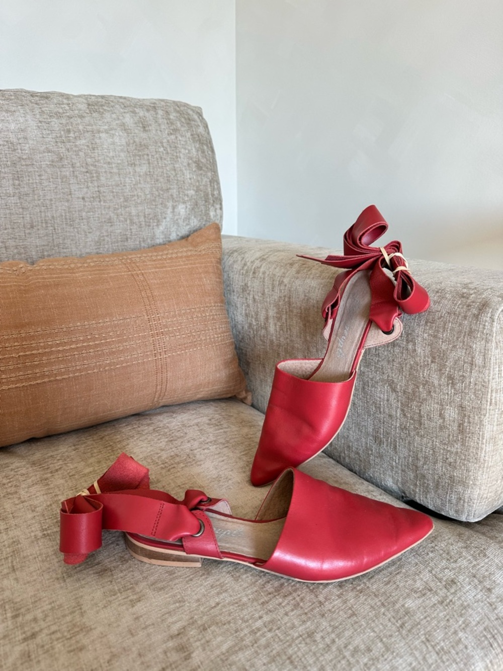 Free People Red Leather Lace Up Pointed Toe Flats Sz 36 or 5.5/6 - Picture 3 of 9